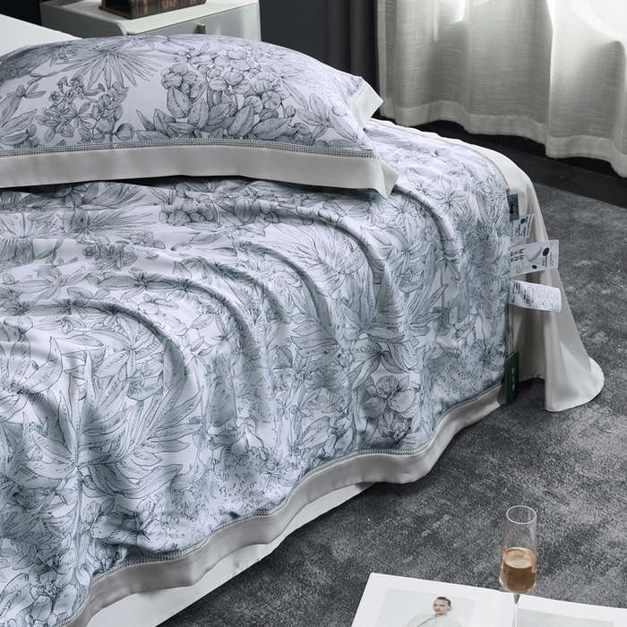 91家纺网 家纺一手货源 找家纺 桂雅居 2025新款60支兰莱赛尔数码印花蚕丝夏被-蚕小青 云禾川-兰