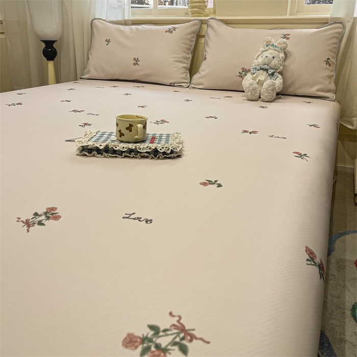 91家纺网 家纺一手货源 找家纺 星座家纺 2025新款斜纹提花凉感丝凉席床单款三件套 尤克里里粉