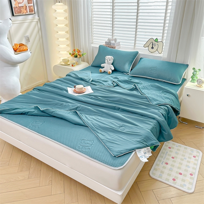 91家纺网 家纺一手货源 找家纺 慕木2025新款A类凉感丝小冰熊云母冰丝凉席床笠夏被系列  小冰熊-宾利蓝