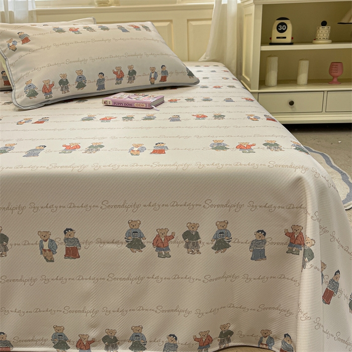 91家纺网 家纺一手货源 找家纺 星座家纺 2025新款斜纹提花凉感丝凉席床单款三件套 萌熊印象