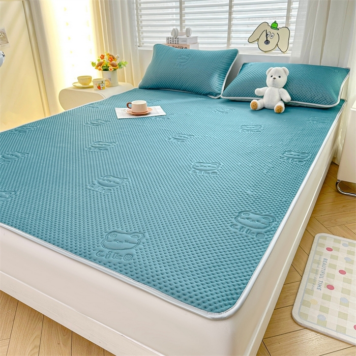 91家纺网 家纺一手货源 找家纺 慕木2025新款A类凉感丝小冰熊云母冰丝凉席床笠夏被系列  小冰熊-宾利蓝