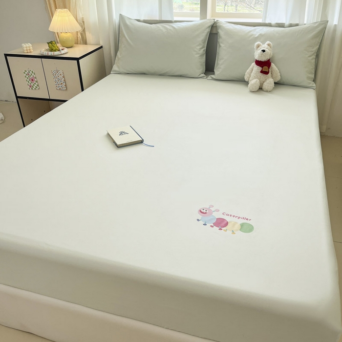 91家纺网 家纺一手货源 找家纺 泽西2025新品全棉卡通床笠 淘气虫-云水绿