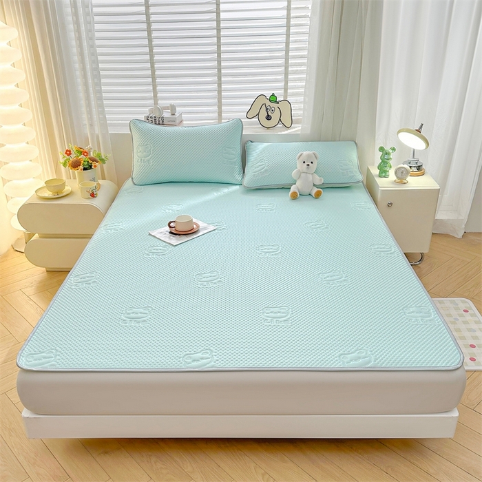 91家纺网 家纺一手货源 找家纺 慕木2025新款A类凉感丝小冰熊云母冰丝凉席床笠夏被系列  小冰熊-天空蓝