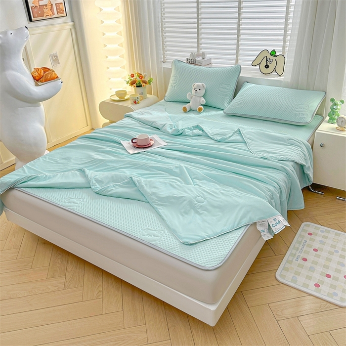 91家纺网 家纺一手货源 找家纺 慕木2025新款A类凉感丝小冰熊云母冰丝凉席床笠夏被系列  小冰熊-天空蓝