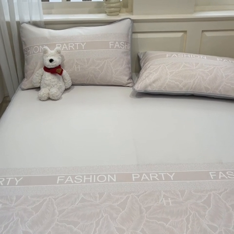 91家纺网 家纺一手货源 找家纺 星座家纺 2025新款斜纹提花凉感丝凉席床笠款三件套 床笠-叶之语-奶咖