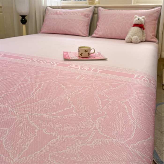 91家纺网 家纺一手货源 找家纺 星座家纺 2025新款斜纹提花凉感丝凉席床单款三件套 叶之语-粉