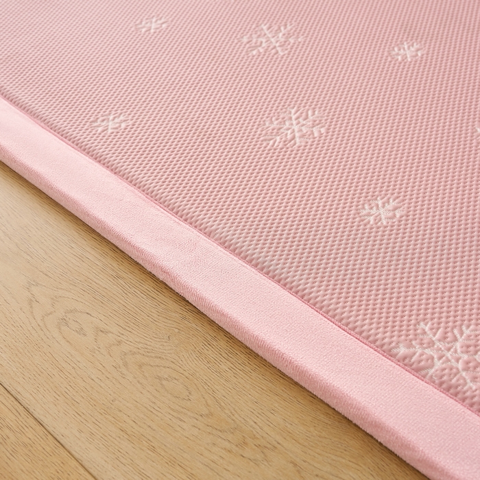 91家纺网 家纺一手货源 找家纺 锦丝钰床垫 2025新款真凉感冰豆豆天鹅系列地垫 冰豆豆-雪花粉