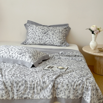 顾里2025新款天丝莱赛尔夏被 云烟豹纹