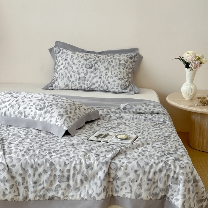 91家纺网 家纺一手货源 找家纺 顾里2025新款天丝莱赛尔夏被 云烟豹纹