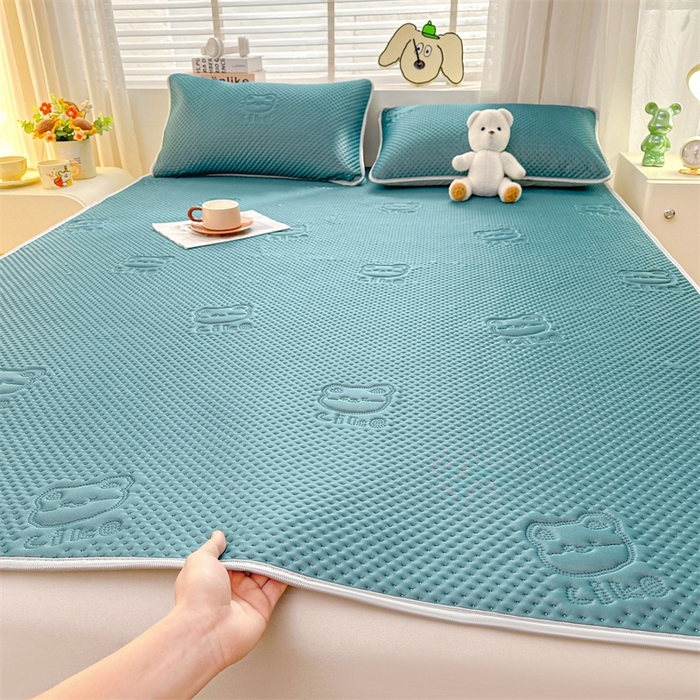 91家纺网 家纺一手货源 找家纺 慕木2025新款A类凉感丝小冰熊云母冰丝凉席床笠夏被系列  小冰熊-宾利蓝