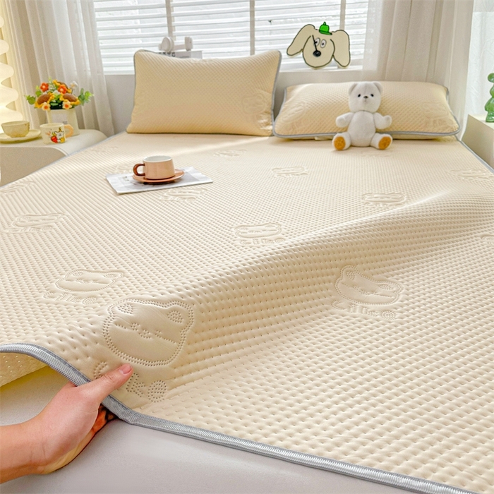 91家纺网 家纺一手货源 找家纺 慕木2025新款A类凉感丝小冰熊云母冰丝凉席床笠夏被系列  小冰熊-米白床席