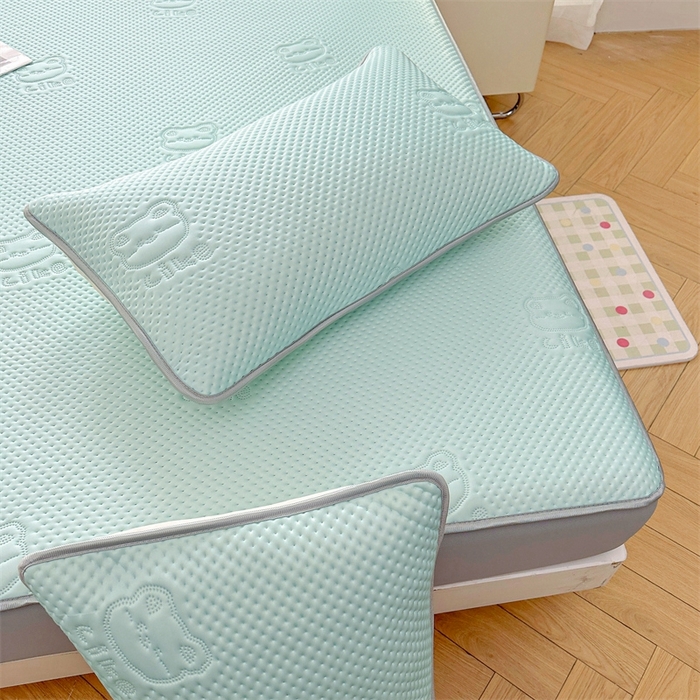 91家纺网 家纺一手货源 找家纺 慕木2025新款A类凉感丝小冰熊云母冰丝凉席床笠夏被系列  小冰熊-天空蓝床笠