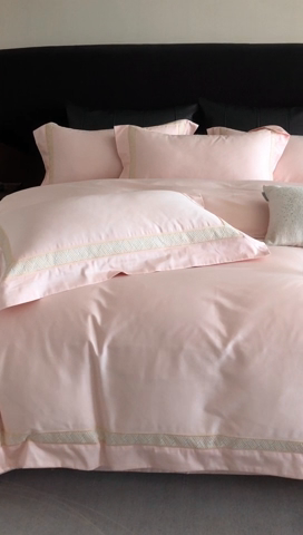 91家纺网 家纺一手货源 找家纺 2025新款全棉长绒棉刺绣四件套-时光 时光-粉