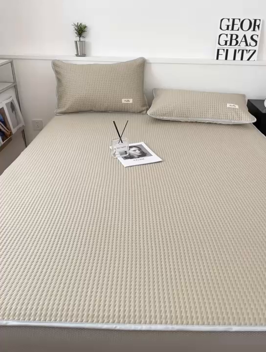 91家纺网 家纺一手货源 找家纺 吉象2025新款A类床笠款软凉席 饼干格香槟