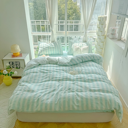 91家纺网 家纺一手货源 找家纺 悦织湾家纺 2025新款水洗棉亲肤云朵条纹四件套 云朵条纹青绿