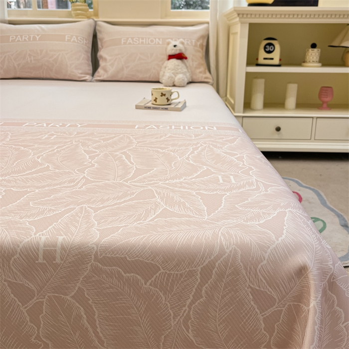 91家纺网 家纺一手货源 找家纺 星座家纺 2025新款斜纹提花凉感丝凉席床单款三件套 叶之语-奶咖