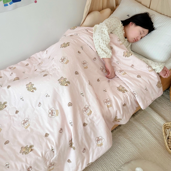 91家纺网 家纺一手货源 找家纺 BOSS 2025新款天丝棉大豆夏凉被夏被空调被儿童盖毯 布偶熊粉