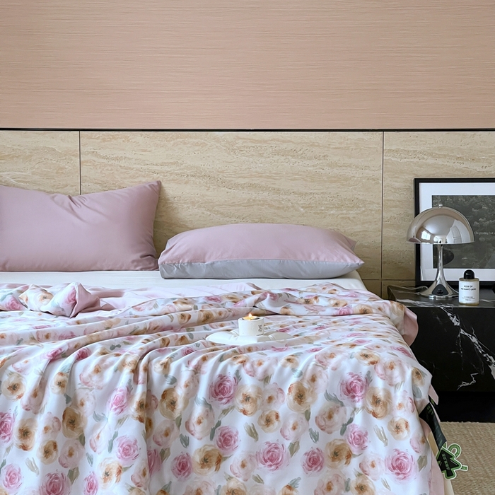 91家纺网 家纺一手货源 找家纺 顾里2025新款天丝莱赛尔夏被 花岛入梦粉