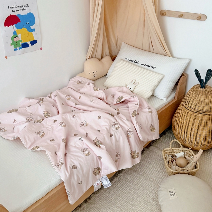 91家纺网 家纺一手货源 找家纺 BOSS 2025新款天丝棉大豆夏凉被夏被空调被儿童盖毯 布偶熊粉