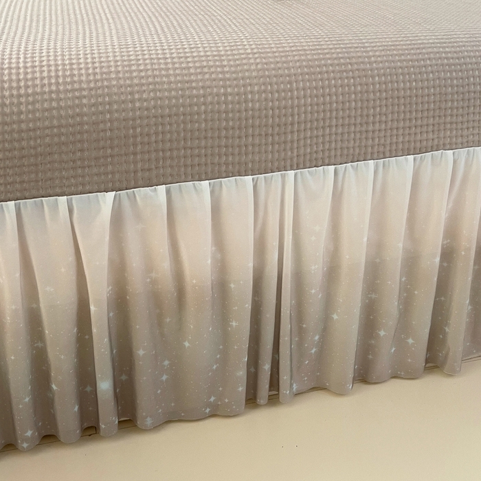 91家纺网 家纺一手货源 找家纺 情煊 2025新款a类凉感冰豆豆床裙 华夫格香槟