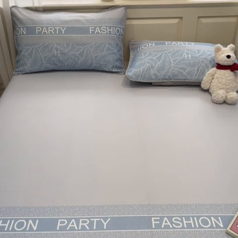 91家纺网 家纺一手货源 找家纺 星座家纺 2025新款斜纹提花凉感丝凉席床单款三件套 叶之语-蓝