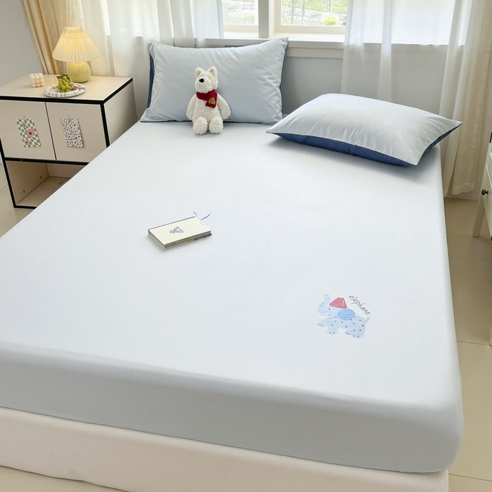 91家纺网 家纺一手货源 找家纺 泽西2025新品全棉卡通床笠 福小象-晴空蓝