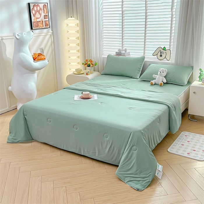 91家纺网 家纺一手货源 找家纺 慕木2025新款A类凉感丝小冰熊云母冰丝凉席床笠夏被系列  小冰熊-豆绿床席