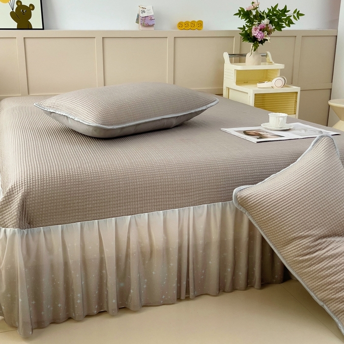 91家纺网 家纺一手货源 找家纺 情煊 2025新款a类凉感冰豆豆床裙 华夫格香槟