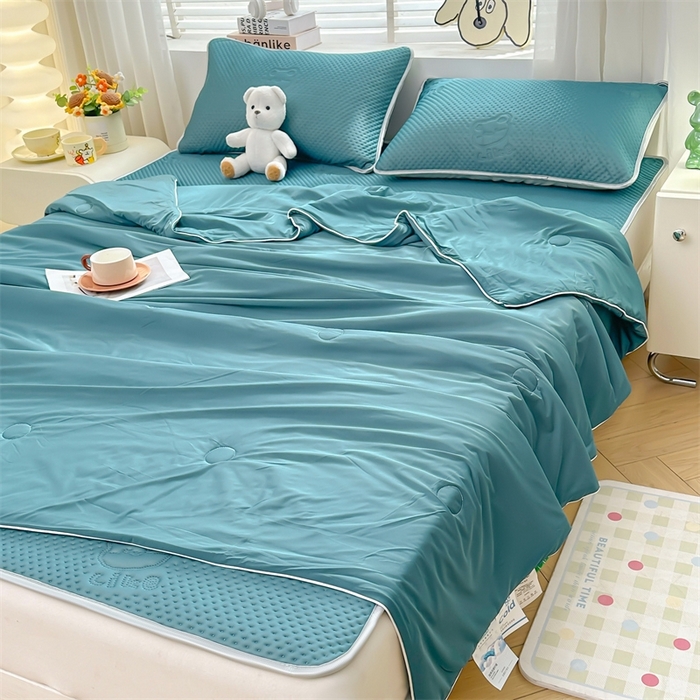 91家纺网 家纺一手货源 找家纺 慕木2025新款A类凉感丝小冰熊云母冰丝凉席床笠夏被系列  小冰熊-宾利蓝