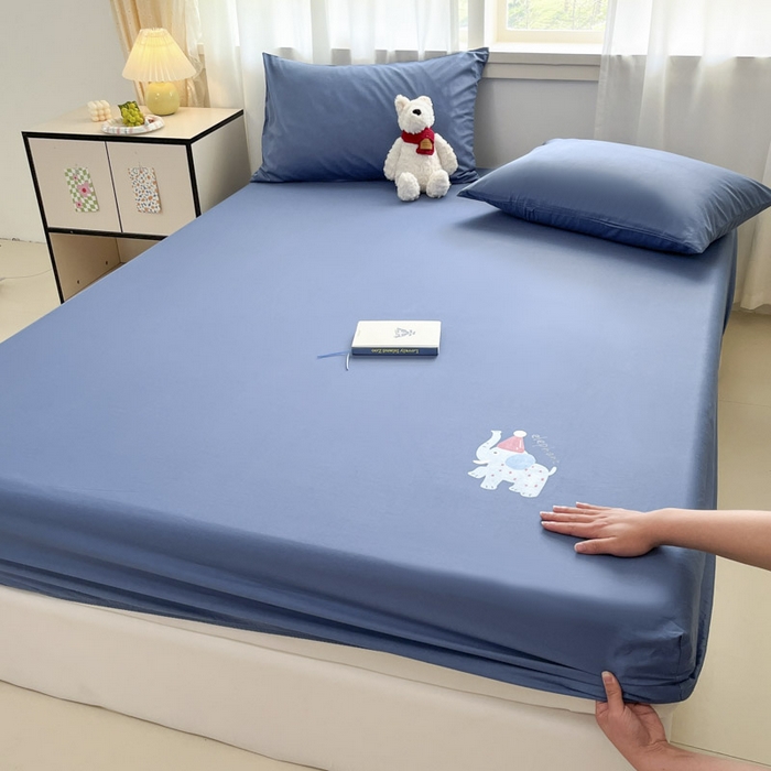 91家纺网 家纺一手货源 找家纺 泽西2025新品全棉卡通床笠 福小象-牛仔蓝