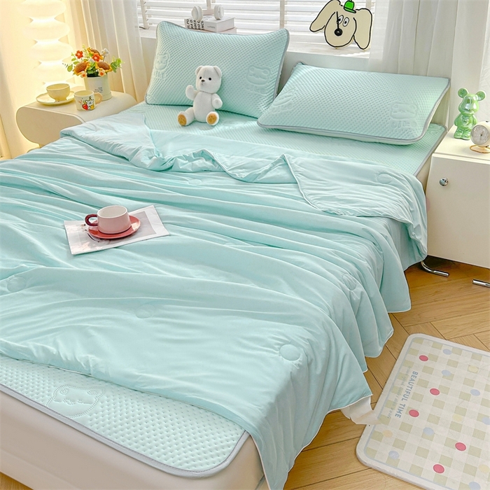 91家纺网 家纺一手货源 找家纺 慕木2025新款A类凉感丝小冰熊云母冰丝凉席床笠夏被系列  小冰熊-天空蓝