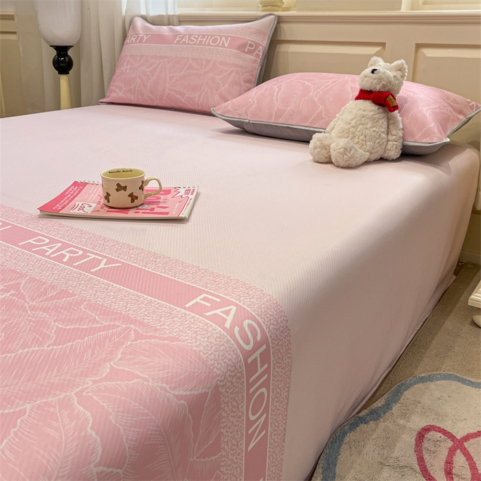 91家纺网 家纺一手货源 找家纺 星座家纺 2025新款斜纹提花凉感丝凉席床单款三件套 叶之语-粉