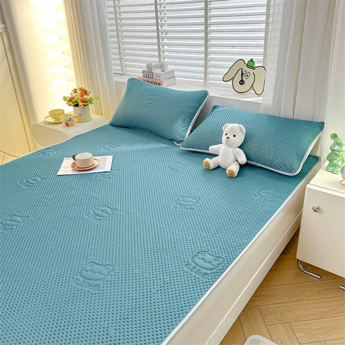 91家纺网 家纺一手货源 找家纺 慕木2025新款A类凉感丝小冰熊云母冰丝凉席床笠夏被系列  小冰熊-宾利蓝