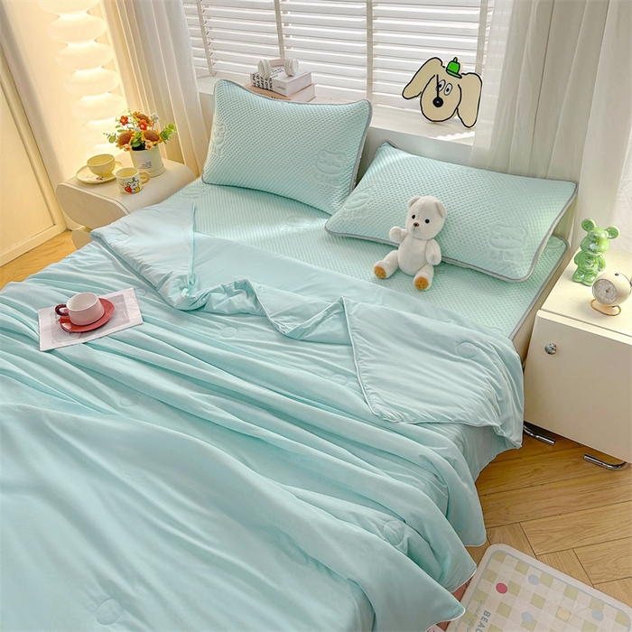 91家纺网 家纺一手货源 找家纺 慕木2025新款A类凉感丝小冰熊云母冰丝凉席床笠夏被系列  小冰熊-天空蓝