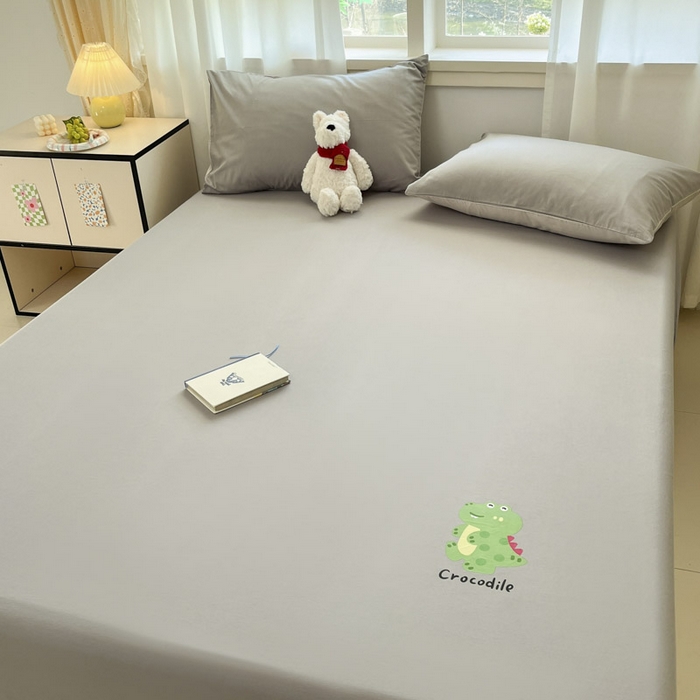 91家纺网 家纺一手货源 找家纺 泽西2025新品全棉卡通床笠 开心鳄-绅士灰