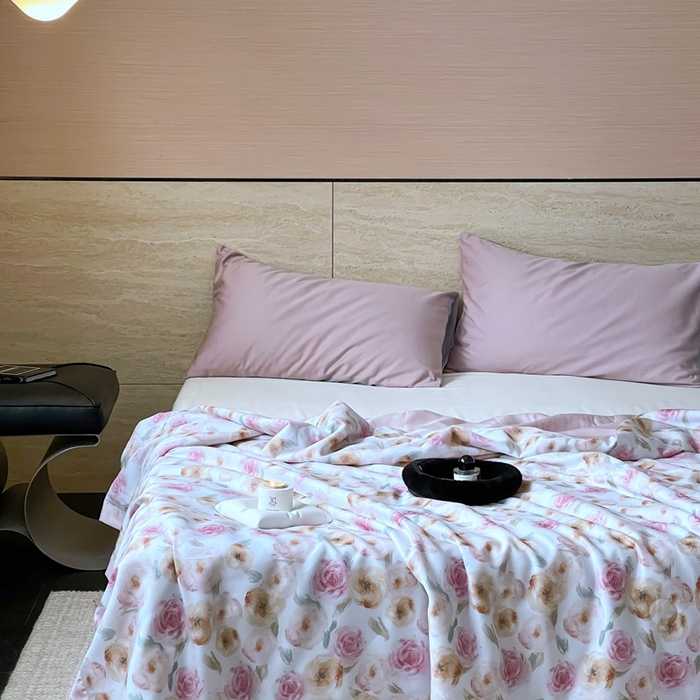 91家纺网 家纺一手货源 找家纺 顾里2025新款天丝莱赛尔夏被 花岛入梦粉