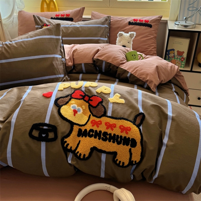 91家纺网 家纺一手货源 找家纺 启程2025全棉13372毛巾绣四件套 可爱汪-咖