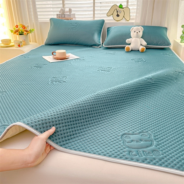 91家纺网 家纺一手货源 找家纺 慕木2025新款A类凉感丝小冰熊云母冰丝凉席床笠夏被系列  小冰熊-宾利蓝