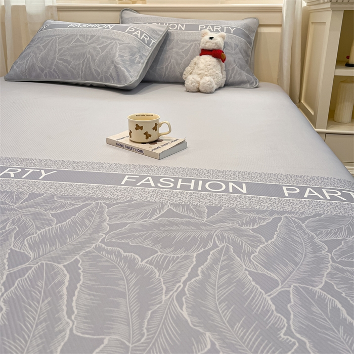 91家纺网 家纺一手货源 找家纺 星座家纺 2025新款斜纹提花凉感丝凉席床单款三件套 叶之语-灰