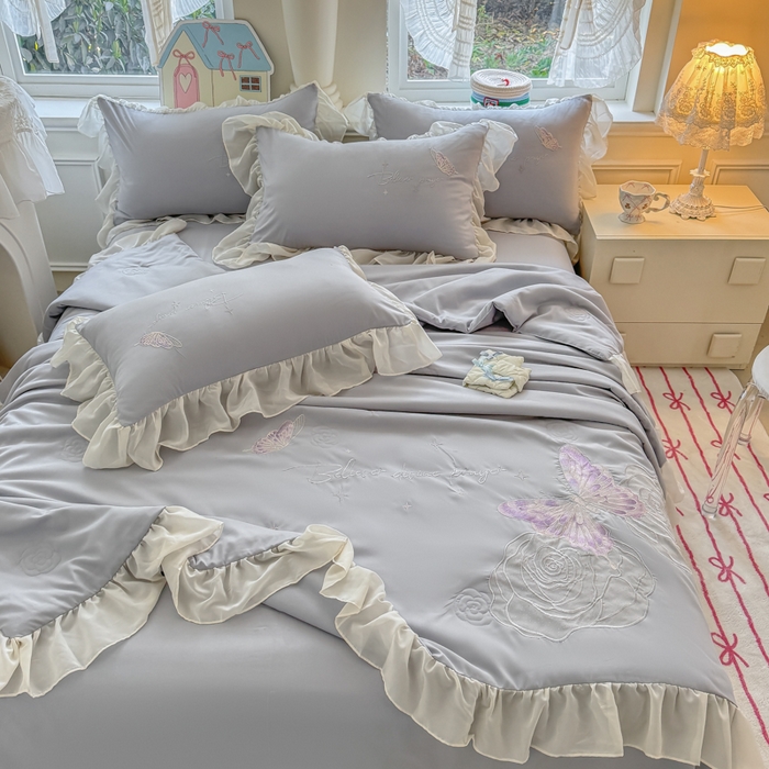 91家纺网 家纺一手货源 找家纺 凯美家居 2025新款超柔亲肤棉夏被回件套 夏被蝶恋花 浅灰