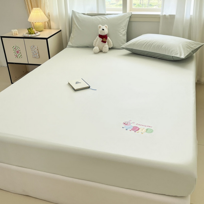 91家纺网 家纺一手货源 找家纺 泽西2025新品全棉卡通床笠 淘气虫-云水绿