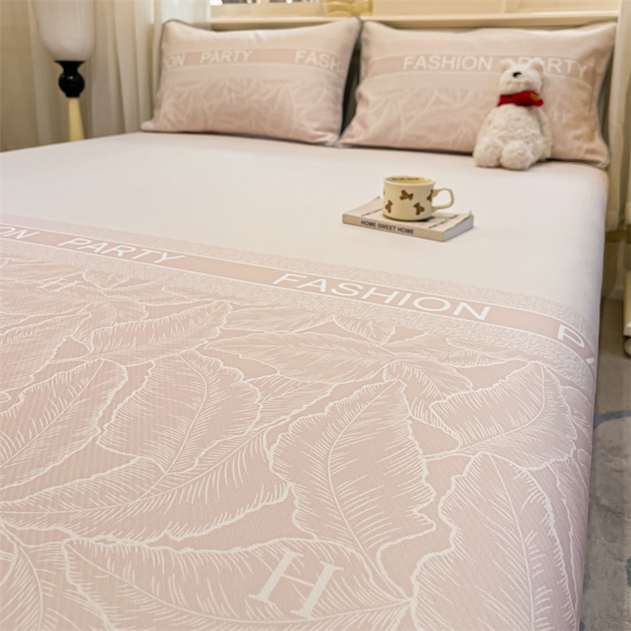 91家纺网 家纺一手货源 找家纺 星座家纺 2025新款斜纹提花凉感丝凉席床单款三件套 叶之语-奶咖