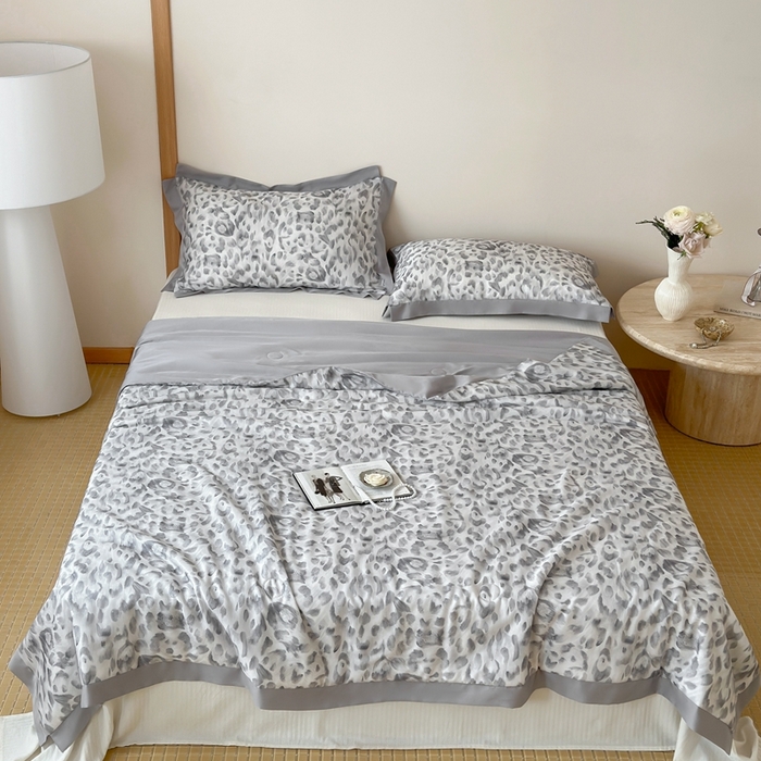 91家纺网 家纺一手货源 找家纺 顾里2025新款天丝莱赛尔夏被 云烟豹纹