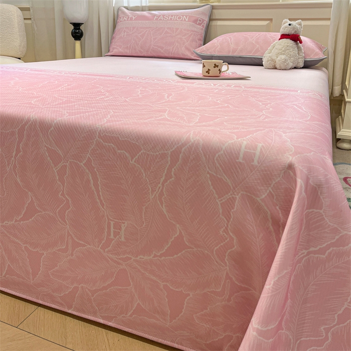 91家纺网 家纺一手货源 找家纺 星座家纺 2025新款斜纹提花凉感丝凉席床单款三件套 叶之语-粉