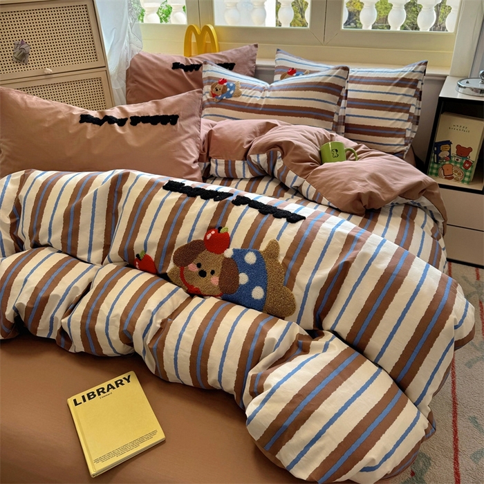 91家纺网 家纺一手货源 找家纺 启程2025全棉13372毛巾绣四件套 波点狗狗