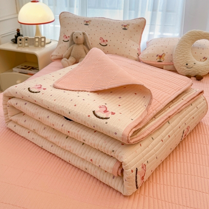 91家纺网 家纺一手货源 找家纺 梵朴 2025新款跑量款纯棉印花床盖三件套 小木马