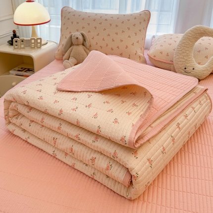 91家纺网 家纺一手货源 找家纺 （总）梵朴 2025新款跑量款纯棉印花床盖三件套