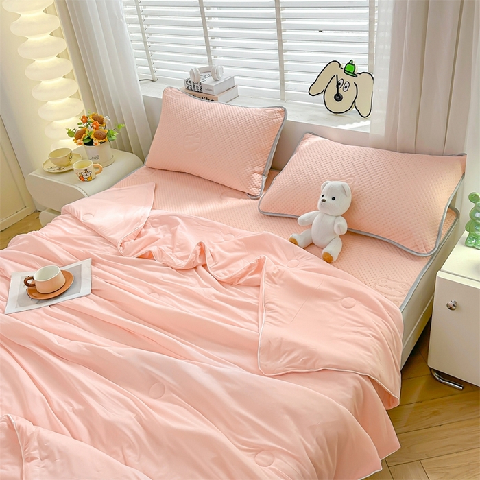 91家纺网 家纺一手货源 找家纺 慕木2025新款A类凉感丝小冰熊云母冰丝凉席床笠夏被系列  小冰熊-樱花粉床席