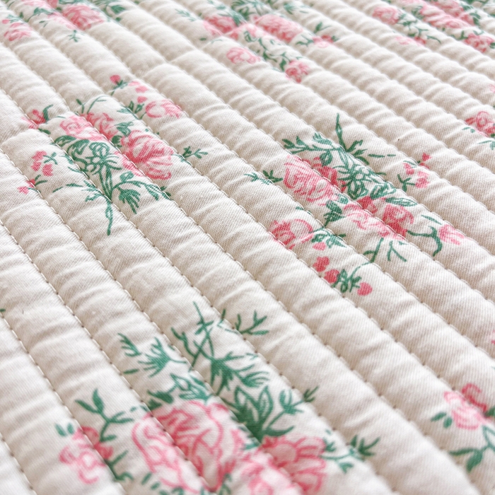 91家纺网 家纺一手货源 找家纺 梵朴 2025新款跑量款纯棉印花床盖三件套 粉玫瑰