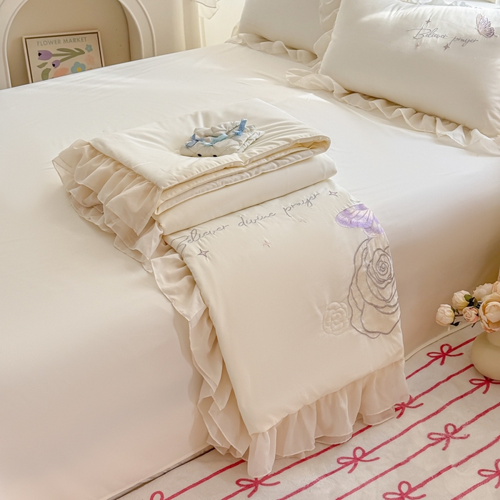 91家纺网 家纺一手货源 找家纺 凯美家居 2025新款超柔亲肤棉夏被回件套 夏被蝶恋花 奶白